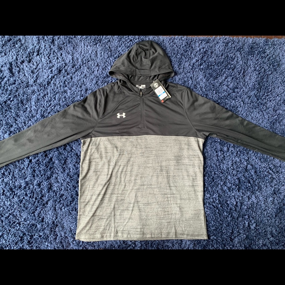 Men’s Under Armour light weight 1/4 zip hoodie - size XL, black and gray.